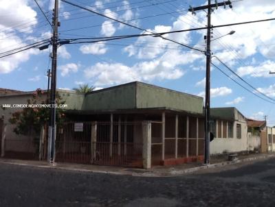 Casa / Sobrado para Venda, em Goiandira, bairro CENTRO, 4 dormitórios, 1 banheiro, 1 suíte, 2 vagas